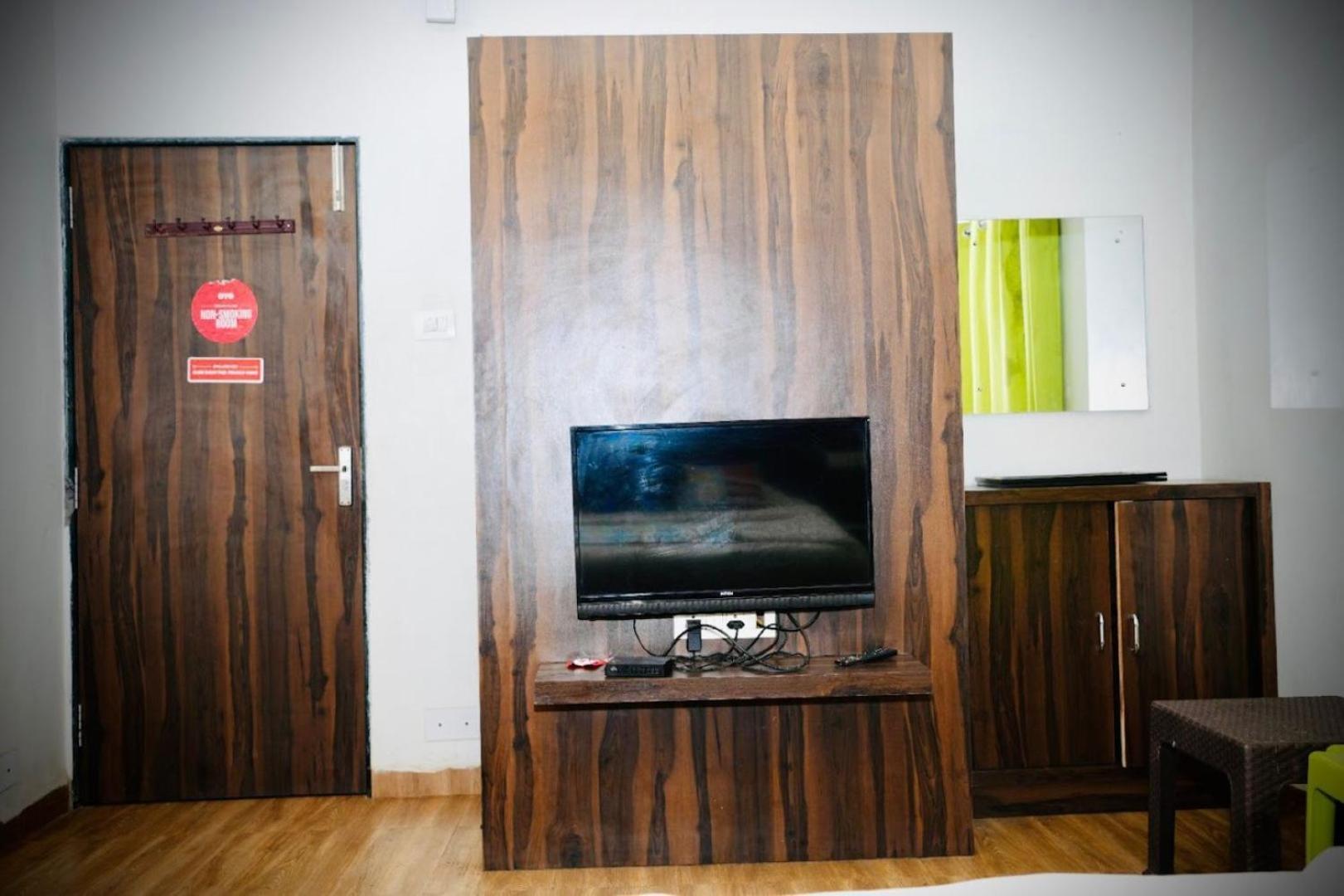 Karla Retreat Karla Hotel Karli ภายนอก รูปภาพ